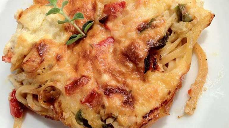 Παστίτσιο με κοτόπουλο και πιπεριές